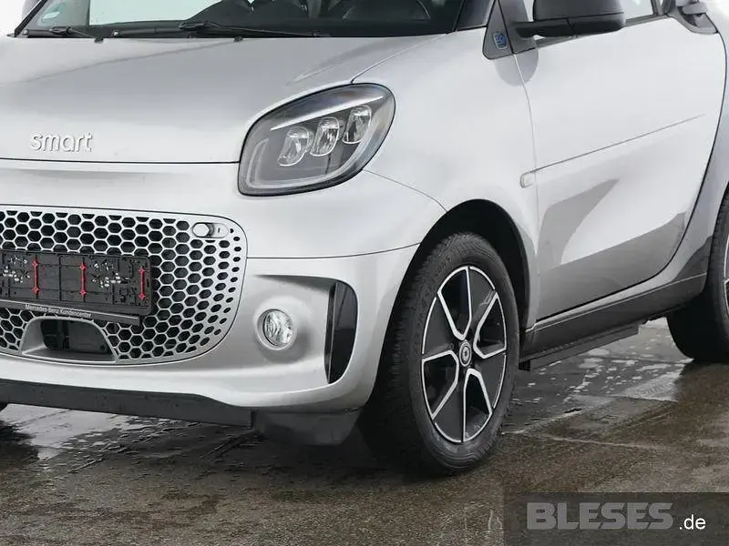Gebraucht Smart ForTwo Coupé Passion Exclusive 60 kW (82 PS) 2024 Bodypanels cool silver Kleinwagen