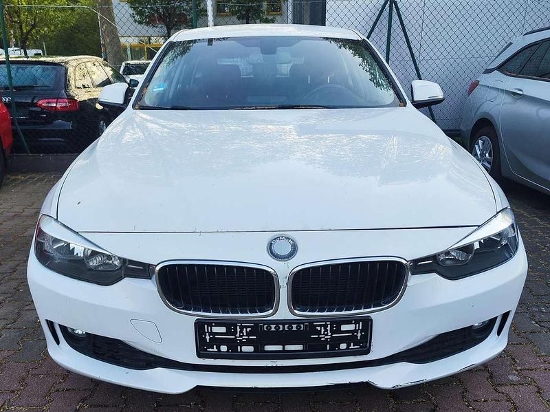 Alpinweiss 3 Gebraucht 2013 BMW 316 Kombi | 5.800 € (Guter Preis) - Bild 1/4