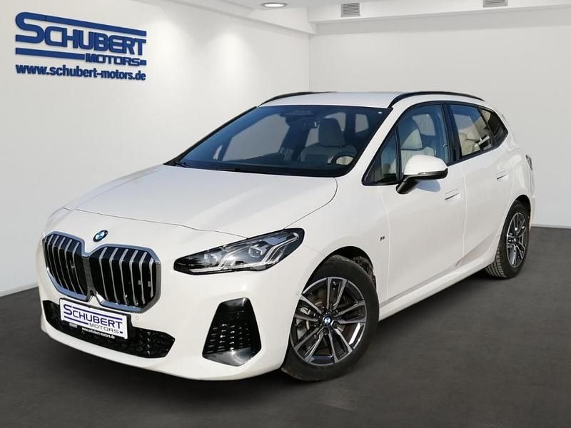 Alpinweiss iii Gebraucht 2023 BMW 223 Active Tourer M Sport Van / Kleinbus | 35.900 € (Fairer Preis) - Bild 1/4