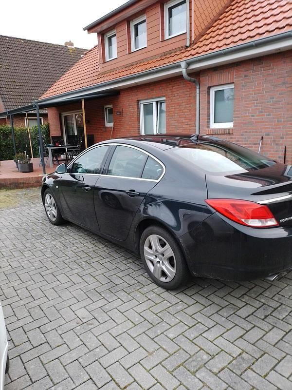 Gebraucht Opel Insignia 179 PS (131 kW) 2010 Schwarz Limousine