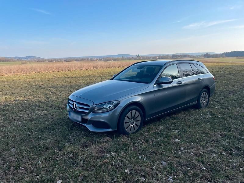 Gebraucht Mercedes C220 175 PS (128 kW) 2014 Grau Kombi