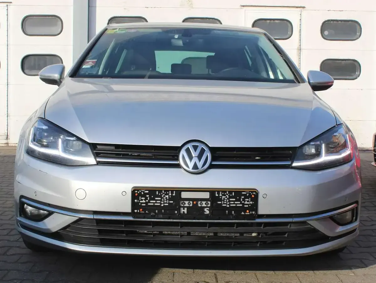 Gebraucht VW Golf VIII Highline 150 PS (110 kW) 2020 Reflexsilber metallic Limousine