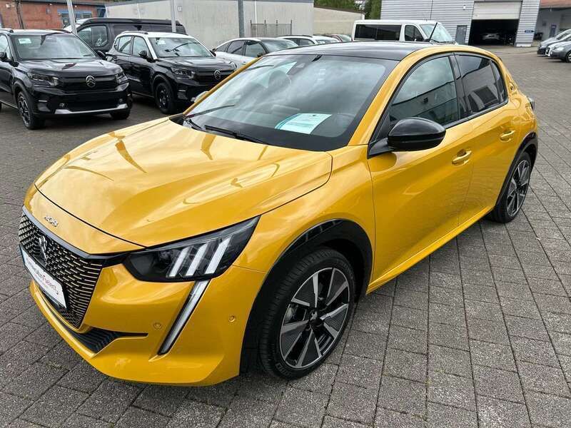 Faro gelb Gebraucht 2021 Peugeot e-208 GT Kleinwagen | 19.500 € (Fairer Preis) - Bild 1/4