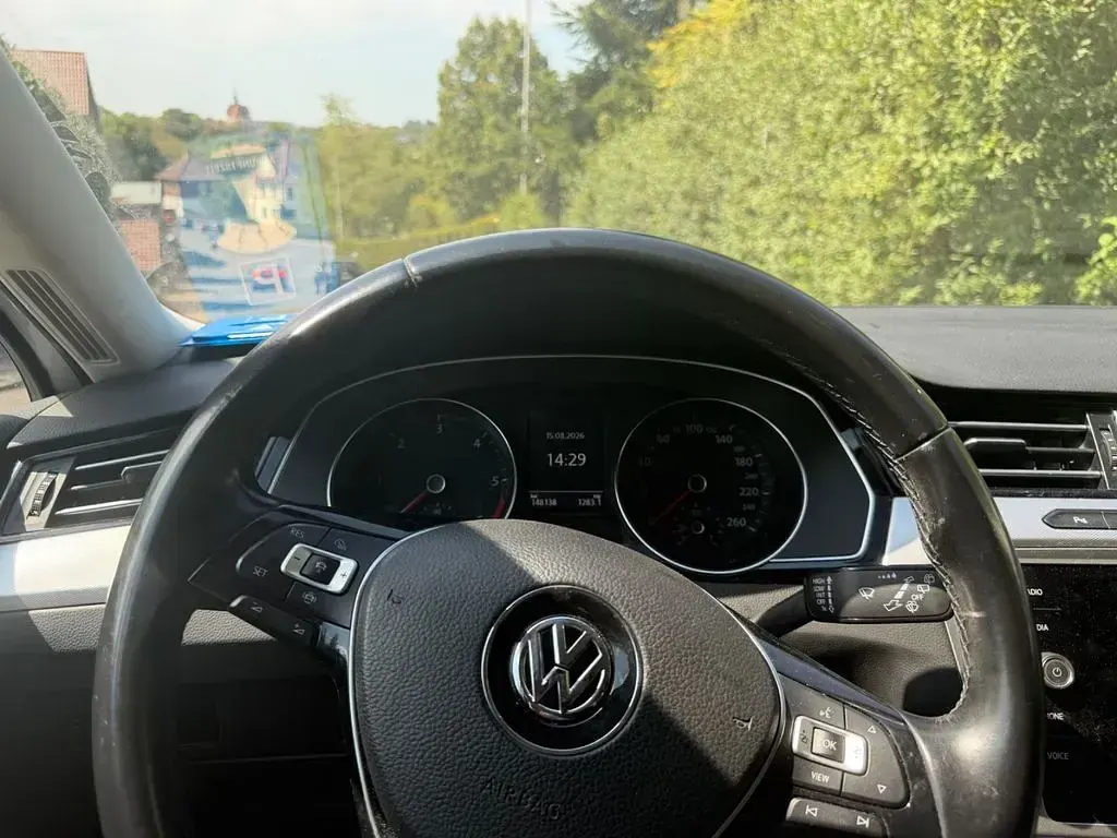 Gebraucht VW Passat Trendline 150 PS (110 kW) 2018 Weiß Kombi
