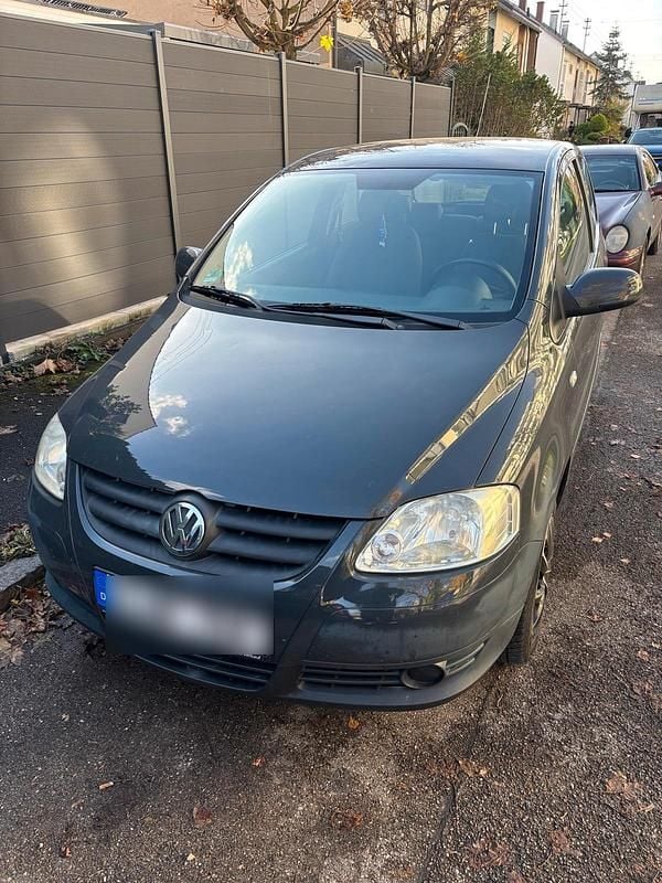 Grau Gebraucht 2008 VW Fox Refresh Kleinwagen | 2.000 € (Guter Preis) - Bild 1/4