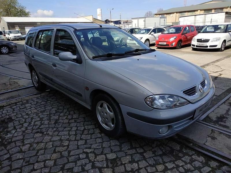 Gebraucht Renault Mégane GrandTour 95 PS (69 kW) 1999 Grau Kombi