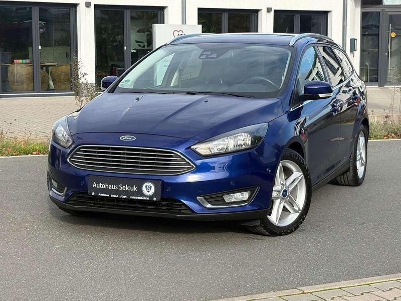 Blau Gebraucht 2015 Ford Focus Titanium Kombi | 5.890 € (Fairer Preis) - Bild 1/4