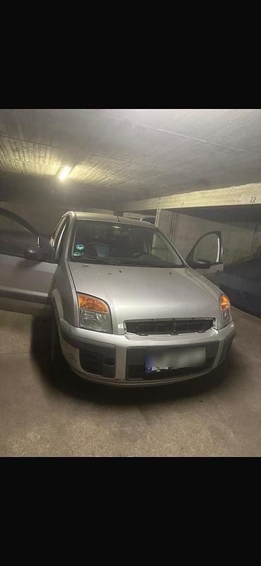 Silber Gebraucht 2008 Ford Fusion Limousine | 1.600 € (Superpreis) - Bild 1/4