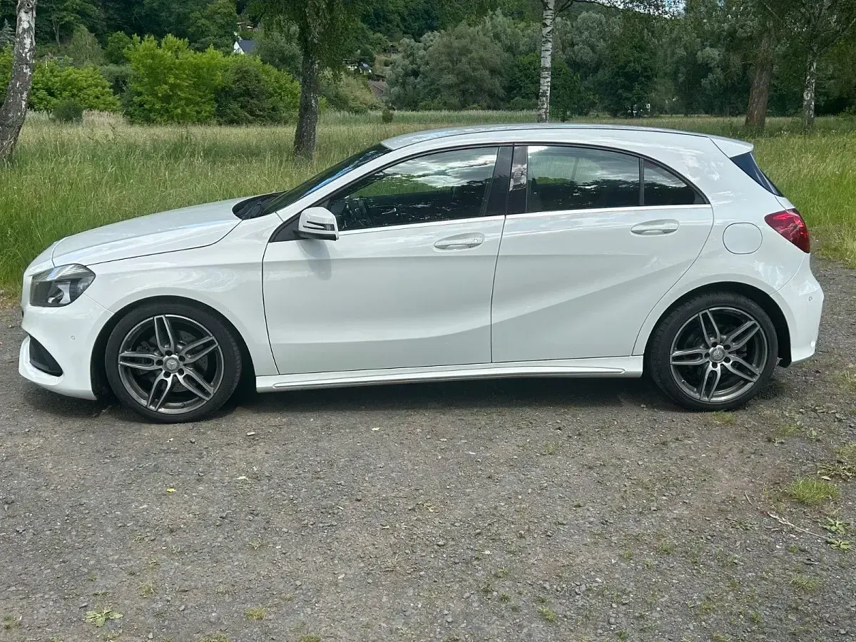 Gebraucht Mercedes A220 AMG line 177 PS (130 kW) 2017 Weiß Kleinwagen