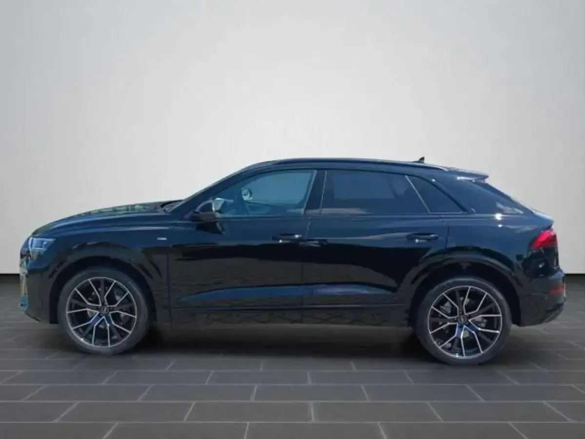 Gebraucht Audi Q8 Design 286 PS (210 kW) 2025 Mythosschwarz metallic (metallic) SUV
