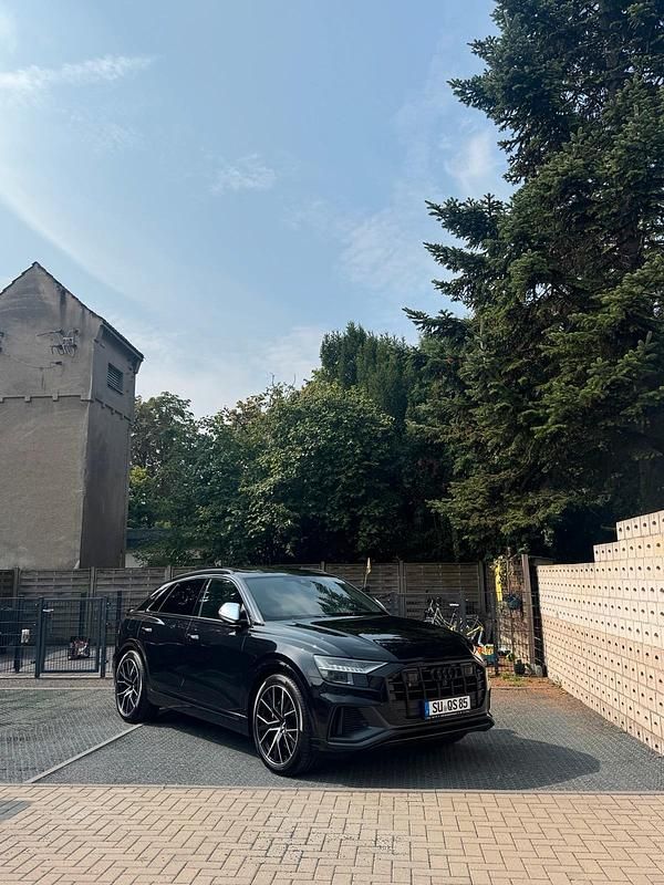 Schwarz Gebraucht 2020 Audi SQ8 SUV | 59.980 € (Superpreis) - Bild 1/4