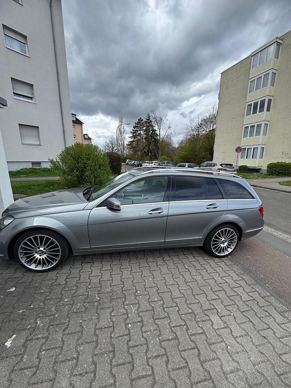 Gebraucht Mercedes C250 204 PS (150 kW) 2014 Grau Kombi