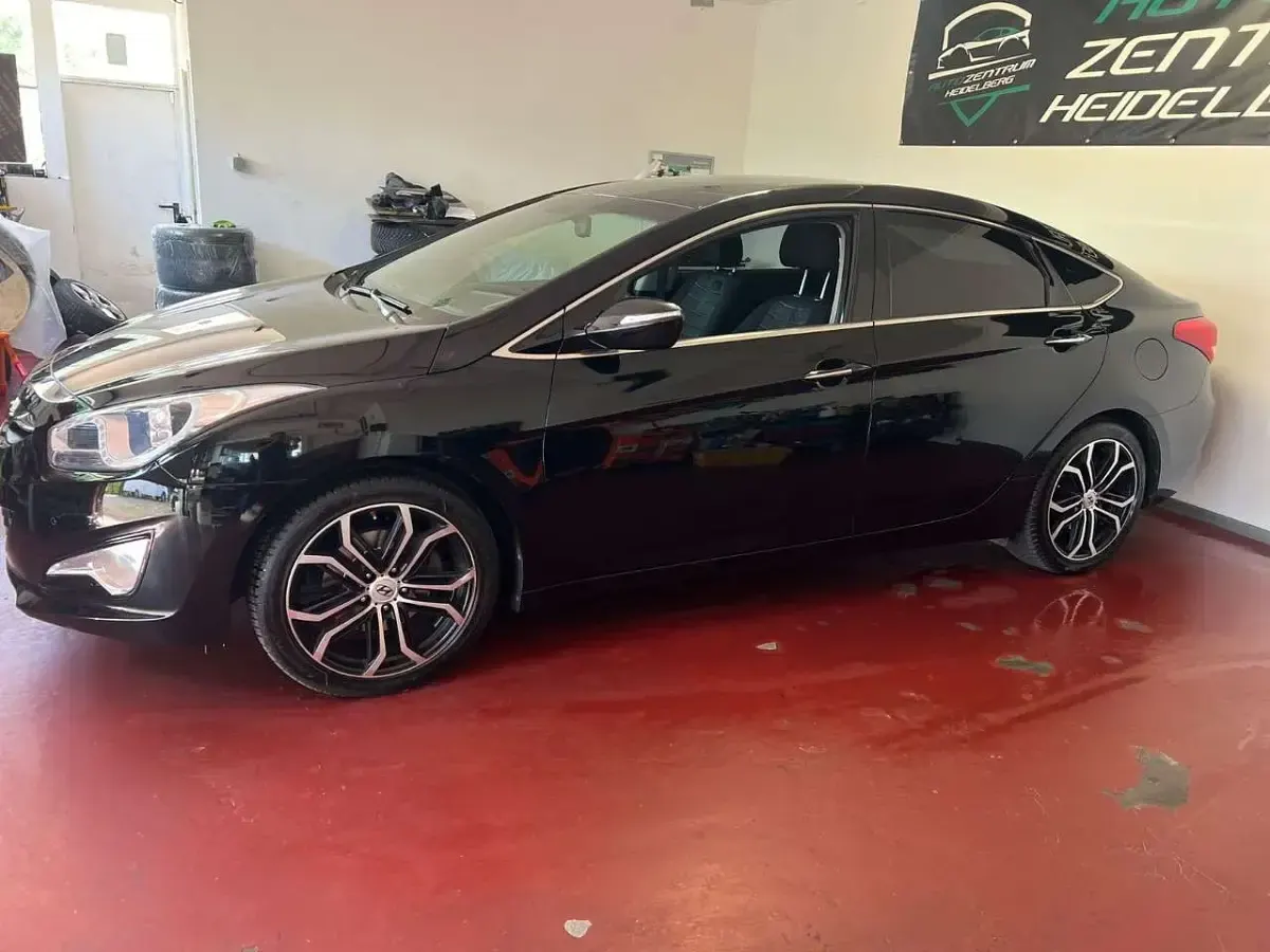 Gebraucht Hyundai i40 Style 178 PS (130 kW) 2013 Schwarz Limousine