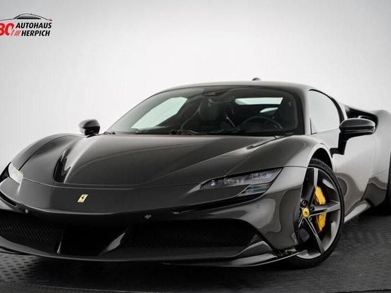 Gebraucht Ferrari SF90 1001 PS (736 kW) 2021 Grau Coupé