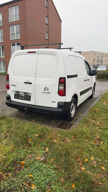 Gebraucht Citroën Berlingo SELECTION 100 PS (73 kW) 2016 Weiß Van / Kleinbus