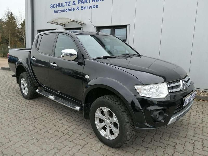 Gebraucht Mitsubishi L200 178 PS (130 kW) 2014 Schwarz Pickup