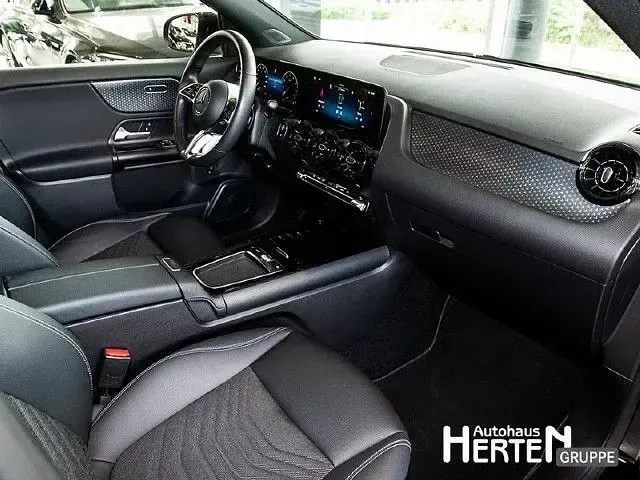Gebraucht Mercedes GLA200 163 PS (119 kW) 2024 SUV