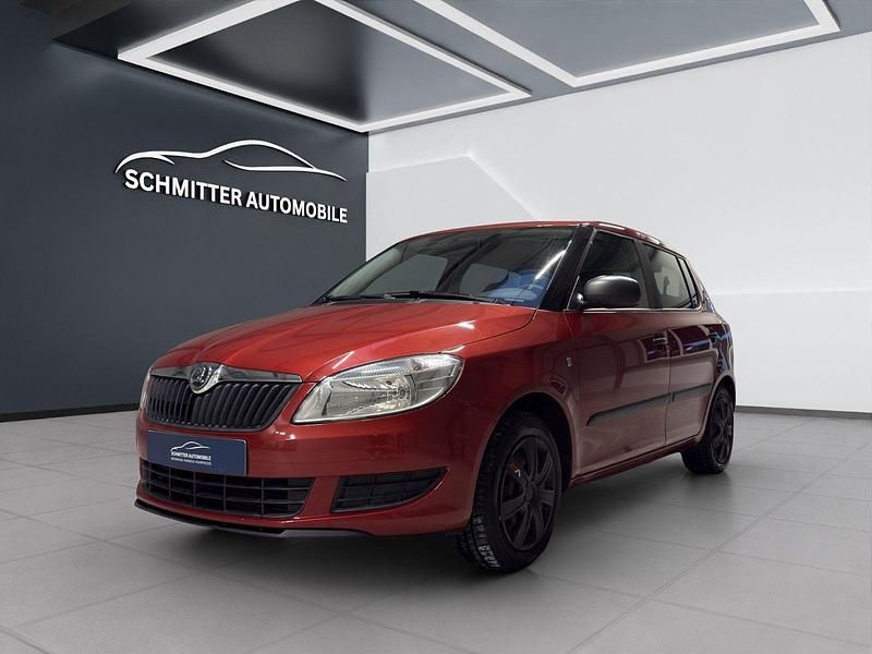 Rot Gebraucht 2014 Skoda Fabia Kleinwagen | 6.790 € (Etwas zu teuer) - Bild 1/4