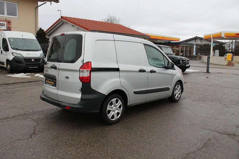Gebraucht Ford Transit 101 PS (74 kW) 2021 Silber Van / Kleinbus