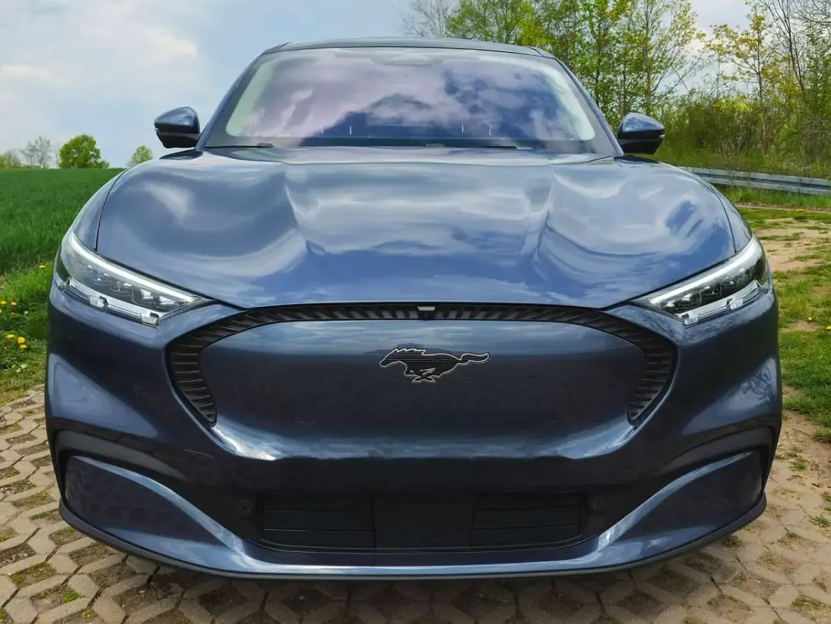 Usata Ford Mustang Mach-E 197 kW (269 CV) 2021 Blu SUV