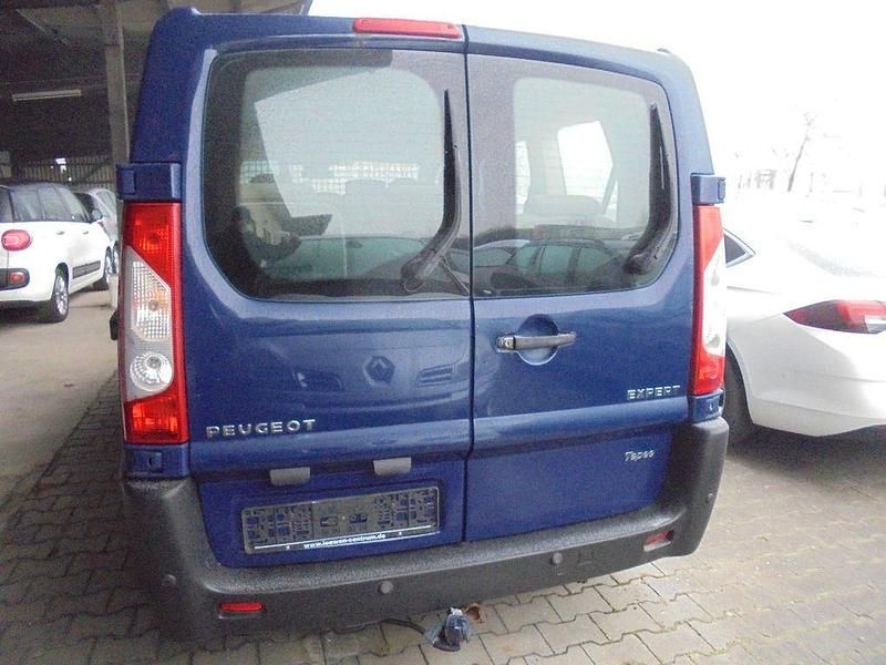 Gebraucht Peugeot TePee Tendance 120 PS (88 kW) 2011 Blau Van / Kleinbus