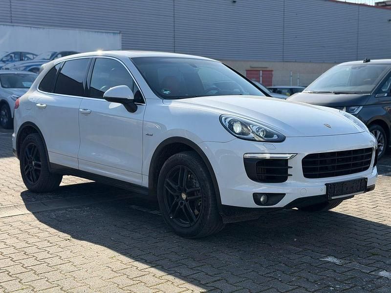 Second-hand Porsche Cayenne 262 CP (192 kW) 2015 Alb SUV