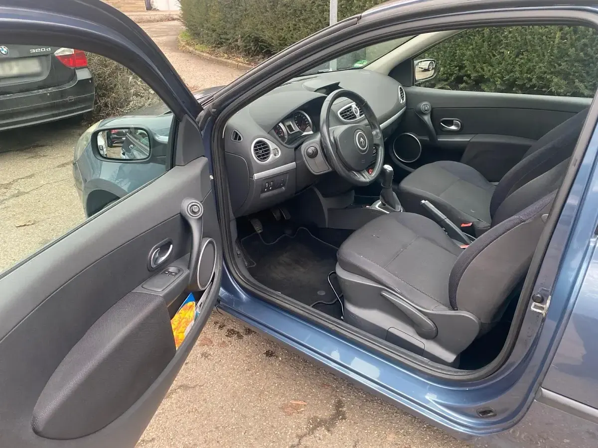 Brugt Renault Clio II 111 HK (81 kW) 2006 Blå Hatchback