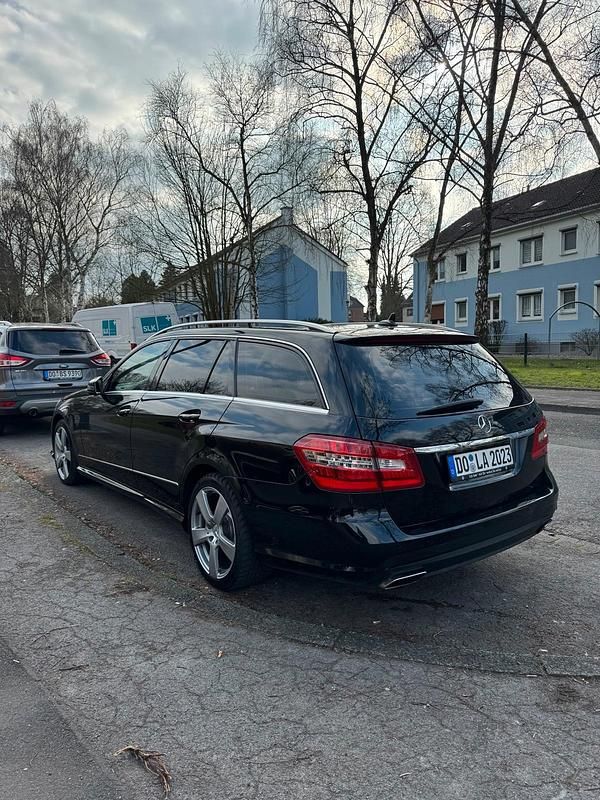 Gebraucht Mercedes E350 AMG 306 PS (225 kW) 2012 Schwarz Kombi