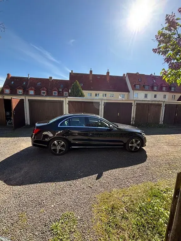 Gebraucht Mercedes C200 184 PS (135 kW) 2019 Schwarz Limousine