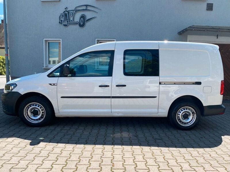 Weiß Gebraucht 2019 VW Caddy S Van / Kleinbus | 9.780 € - Bild 1/4