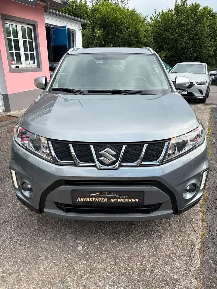 Gebraucht Suzuki Vitara 140 PS (102 kW) 2018 Grau SUV