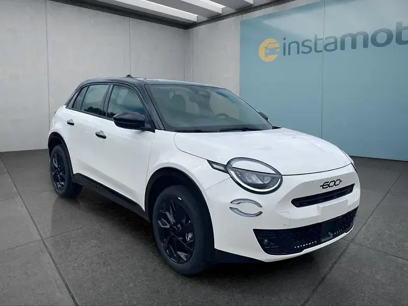 Neu Fiat 600 Street 101 PS (74 kW) 2026 Weiß SUV