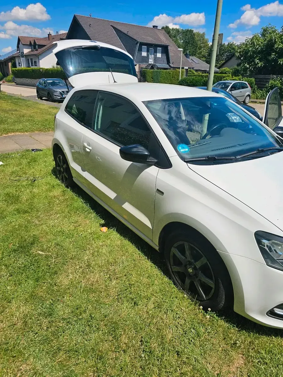 Gebraucht VW Polo 90 PS (66 kW) 2015 Weiß Kleinwagen