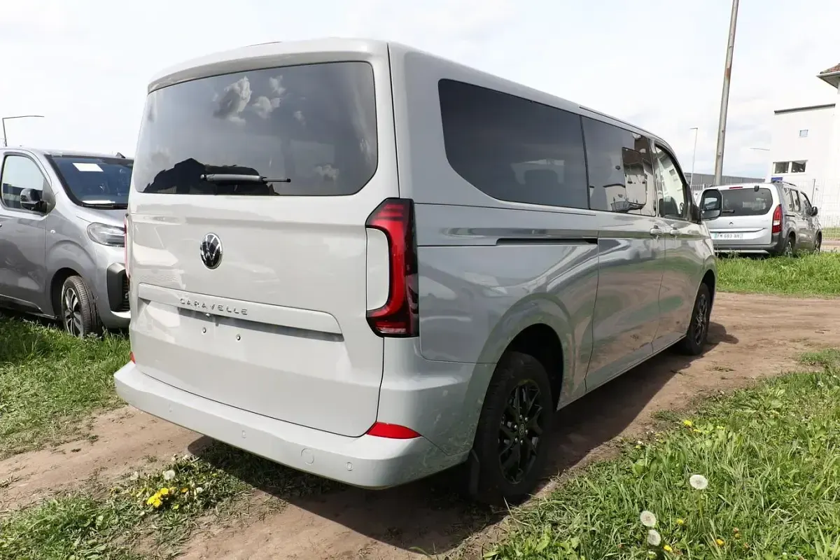 Nowe VW Caravelle Style 150 KM (110 kW) 2025 Szary Van