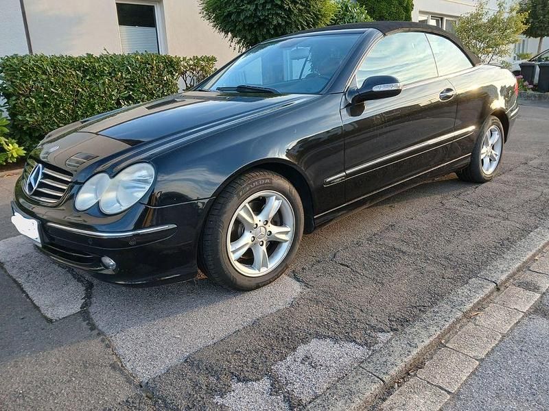Schwarz Gebraucht 2003 Mercedes CLK200 Avantgarde Cabrio | 5.750 € (Fairer Preis) - Bild 1/4