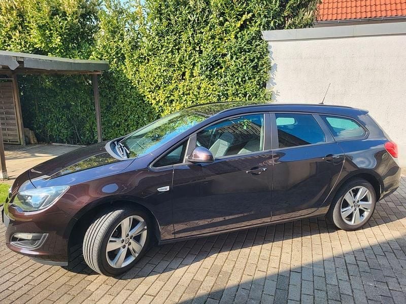 Gebraucht Opel Astra Eco 120 PS (88 kW) 2015 Braun Kombi