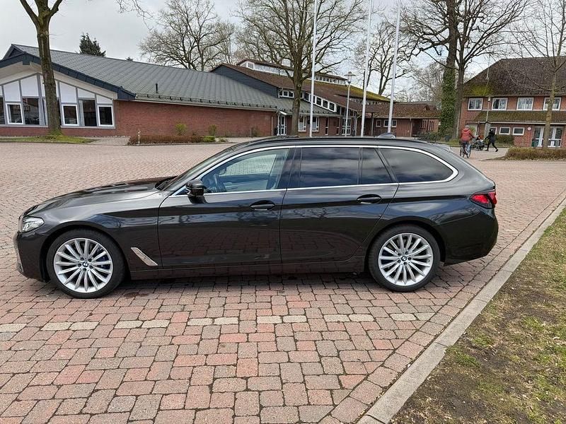 Gebraucht BMW 540 Performance 340 PS (250 kW) 2021 Grau Limousine