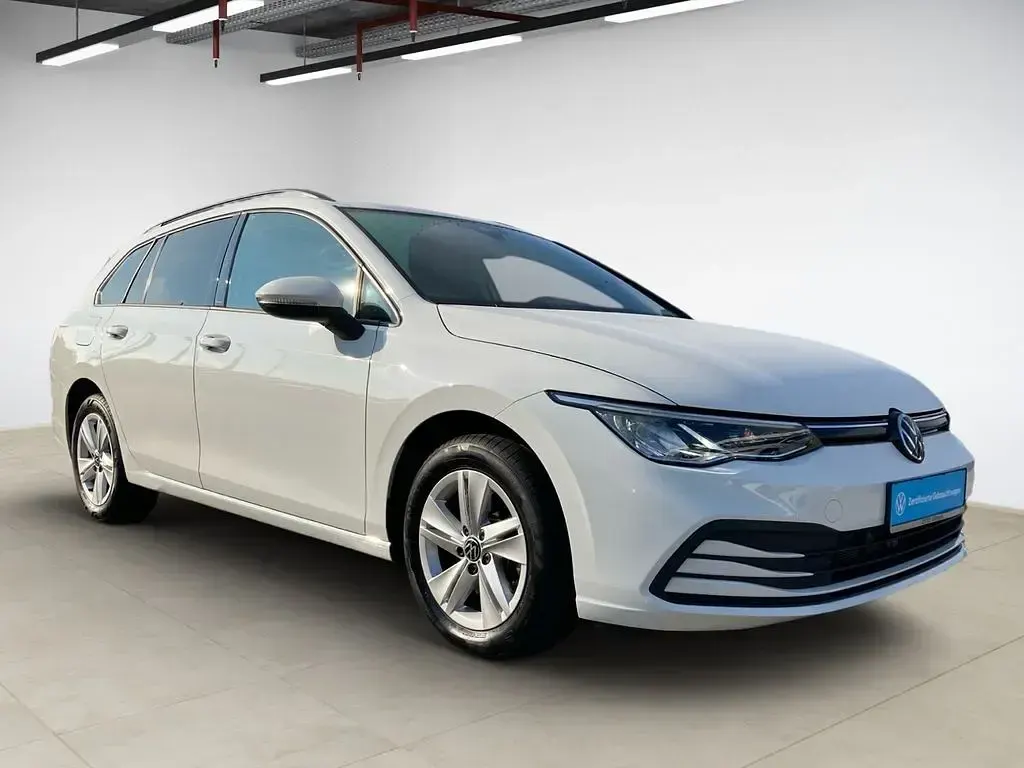 Gebraucht VW Golf VIII Life 150 PS (110 kW) 2022 Weiß Kombi