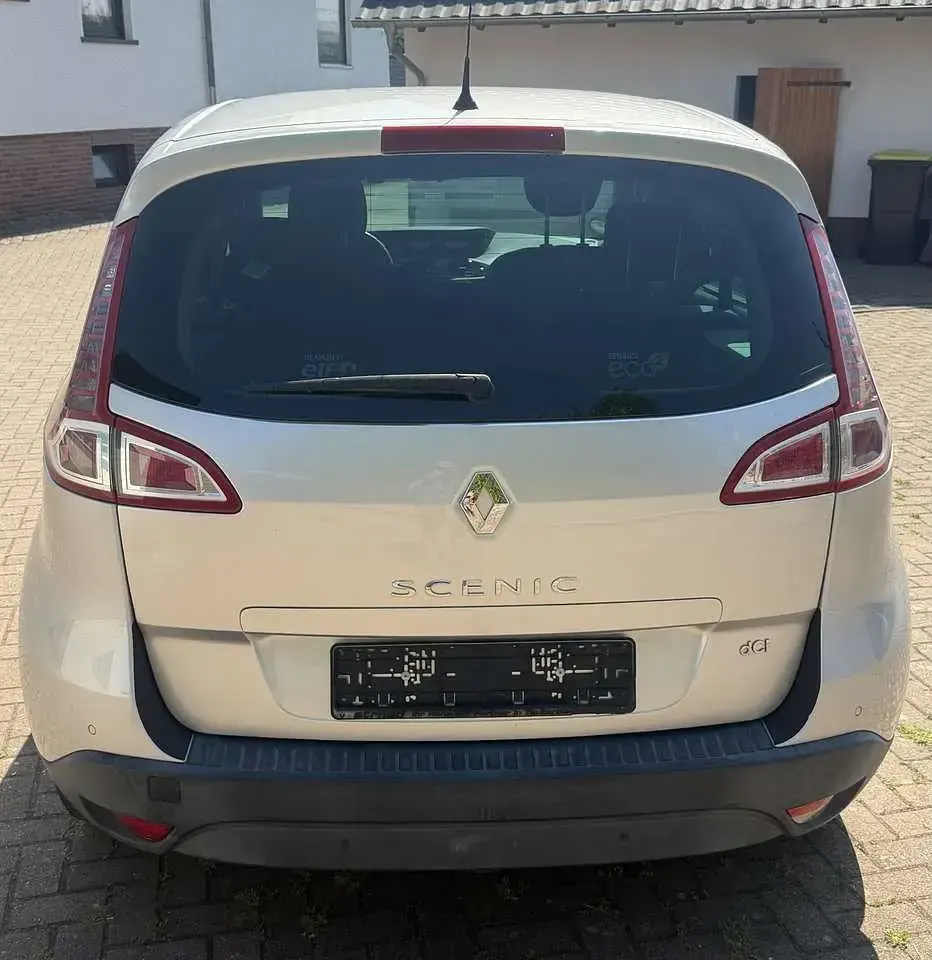 Gebraucht Renault Scénic III Dynamique 110 PS (80 kW) 2011 Silber Van / Kleinbus