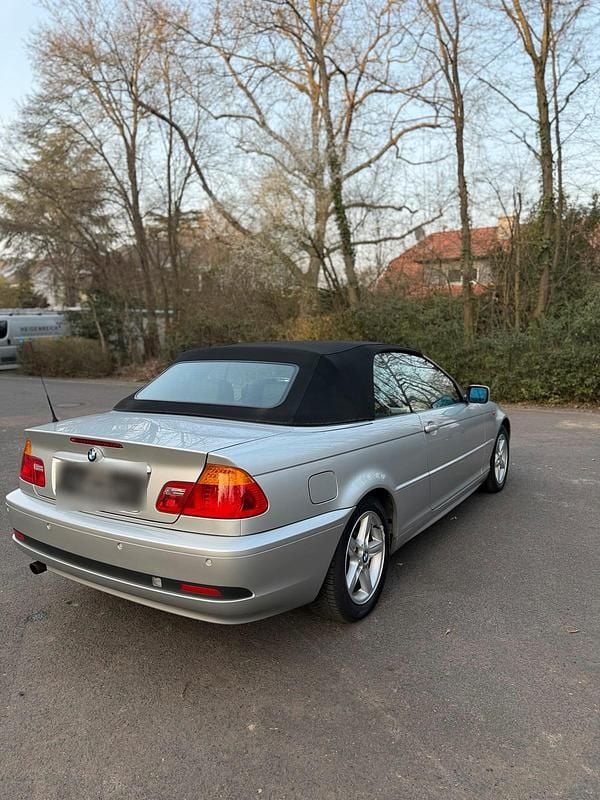 Gebraucht BMW 318 Cabriolet 143 PS (105 kW) 2004 Silber Cabrio