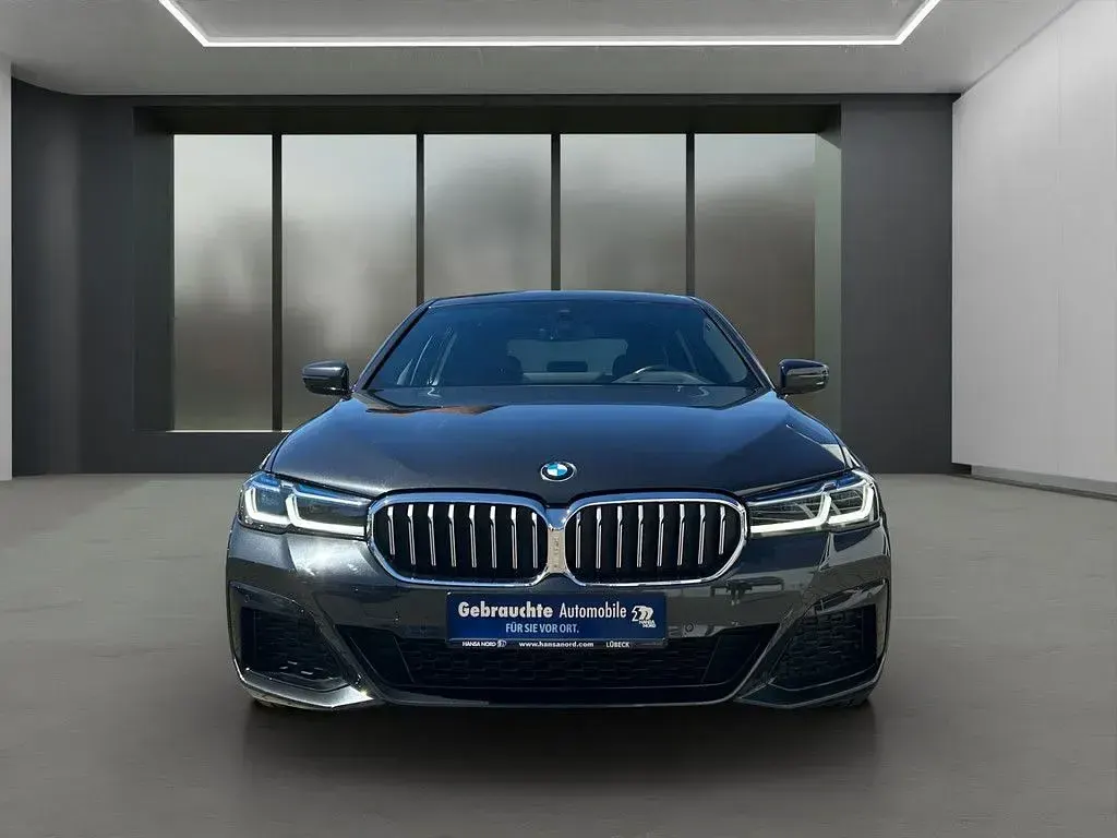 Gebraucht BMW 520 Performance 190 PS (139 kW) 2022 Grau / sophistograu (metallic) Kombi
