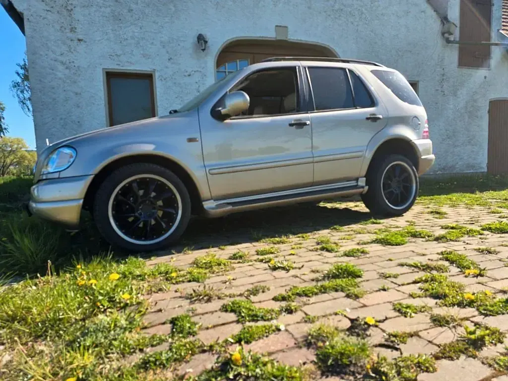 Brugt Mercedes ML320 218 HK (160 kW) 2002 Guld SUV
