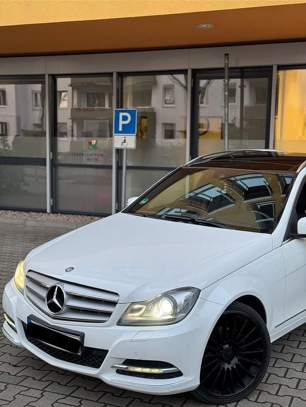 Gebraucht Mercedes C220 170 PS (125 kW) 2013 Weiß Kombi