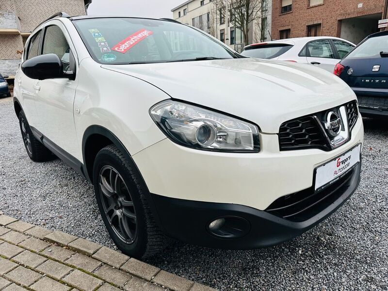 Weiß Gebraucht 2014 Nissan Qashqai 360º SUV | 6.650 € (Fairer Preis) - Bild 1/4