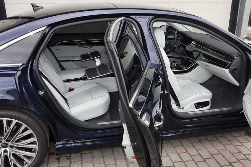 Blau Gebraucht 2023 Audi A8L Exclusive Limousine | 85.000 € (Fairer Preis) - Bild 1/4