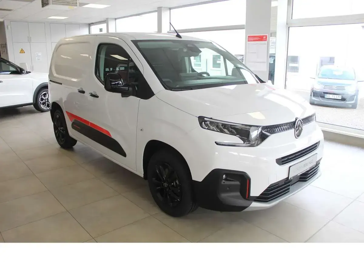 Neu Citroën Berlingo XTR 131 PS (96 kW) 2026 Weiß Van / Kleinbus