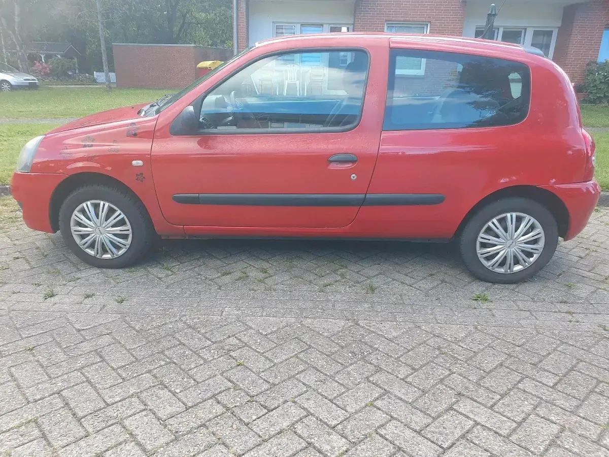 Gebraucht Renault Clio 60 PS (44 kW) 2011 Rot Kleinwagen