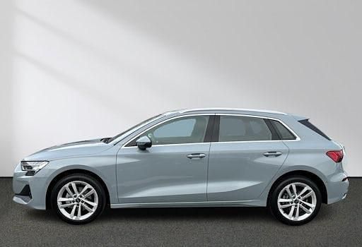 Gebraucht Audi A3 Ambiente 150 PS (110 kW) 2026 Pfeilgrauperleffekt Limousine