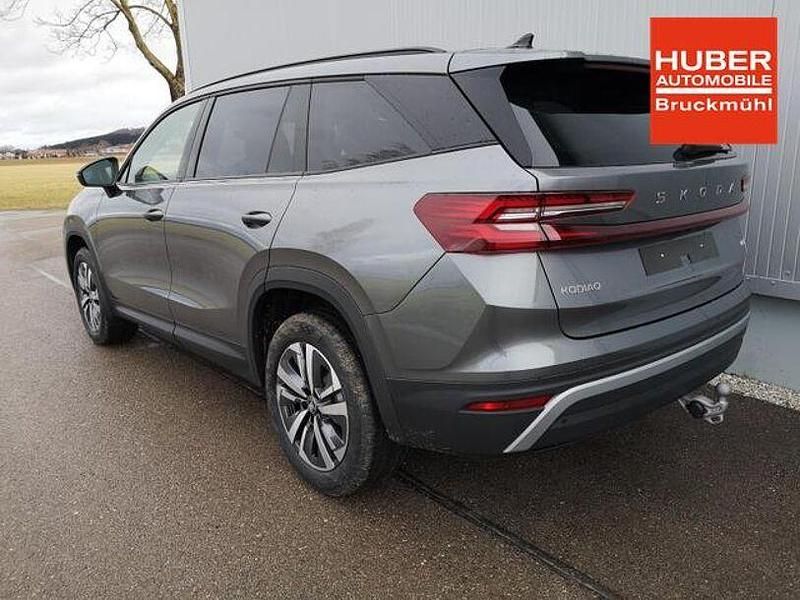 Neu Skoda Kodiaq Selection 193 PS (141 kW) 2025 Grau SUV
