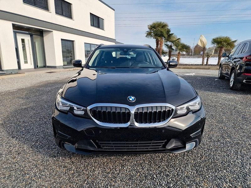 Gebraucht BMW 320 190 PS (139 kW) 2022 Schwarz uni Kombi